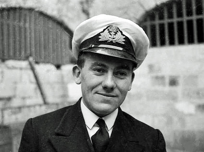 Royal Navy WW2 White Top Officer Visor Cap