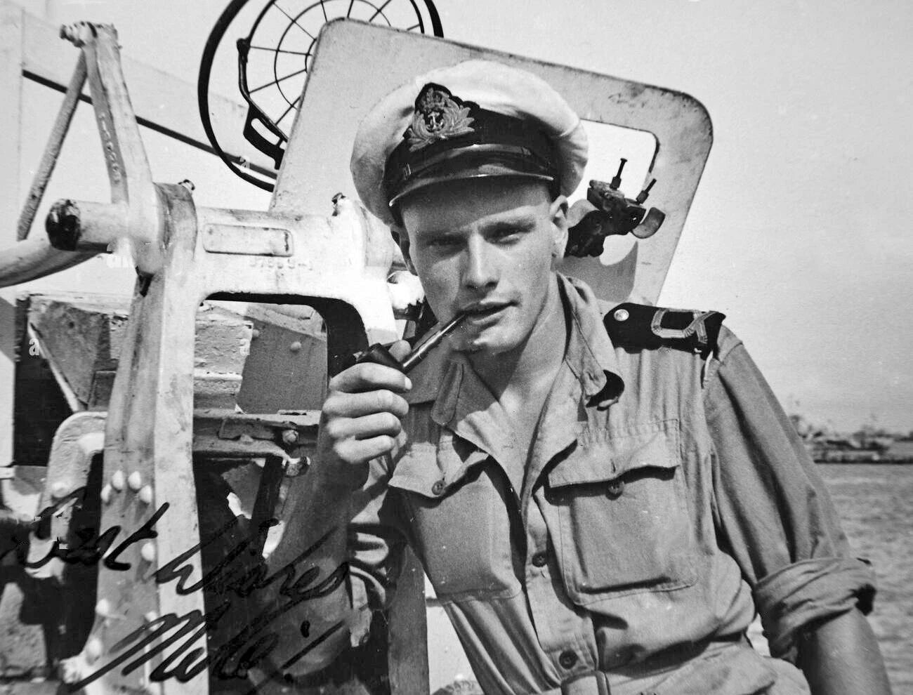 Royal Navy WW2 White Top Officer Visor Cap