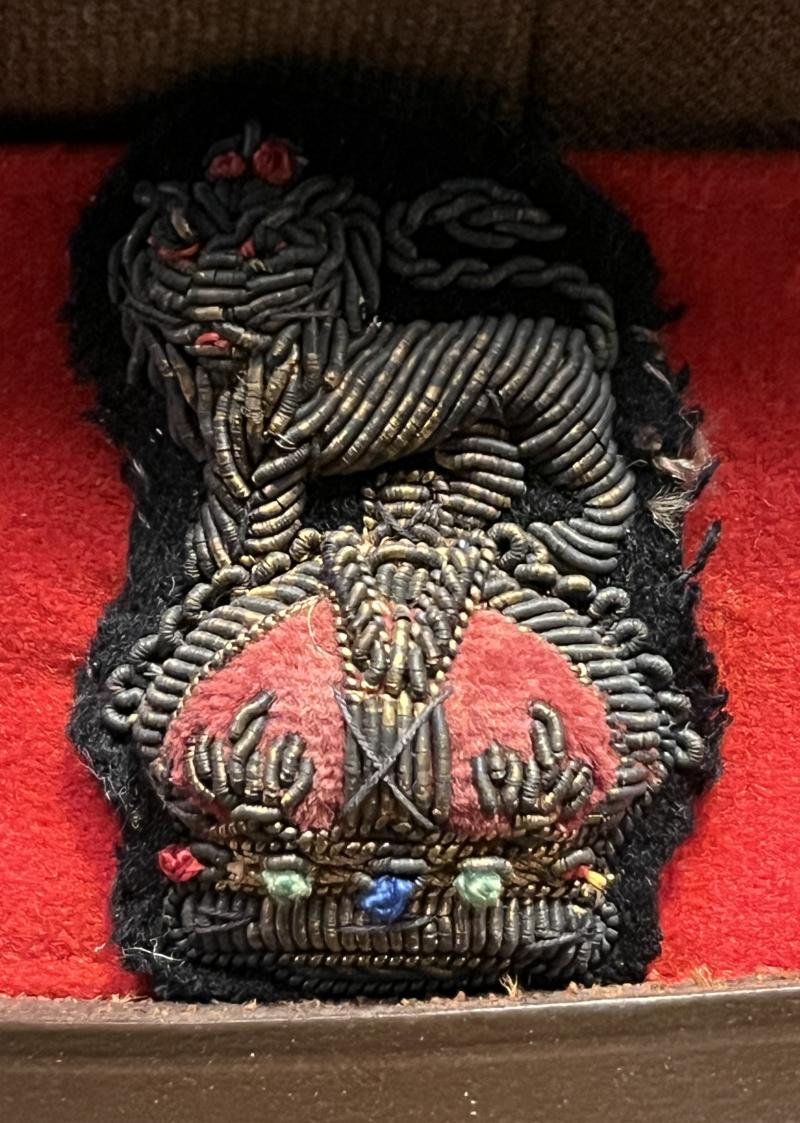 Photographs, Insignia Commonwealth