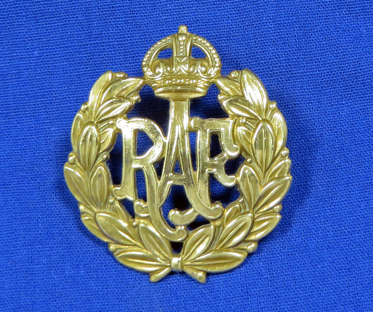 Royal Air Force (RAF) & Canadian Air Force (RCAF), Cap Badges & Insignia - Art goes to War