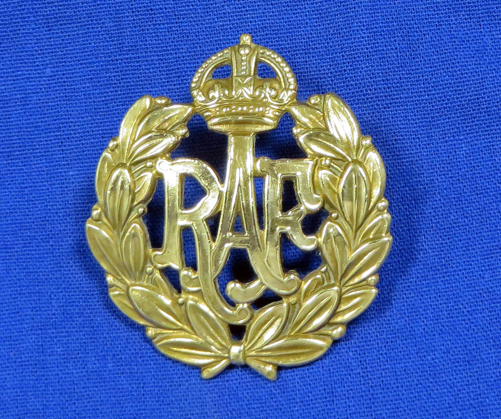 Royal Air Force (RAF) & Canadian Air Force (RCAF), Cap Badges & Insignia - Art goes to War