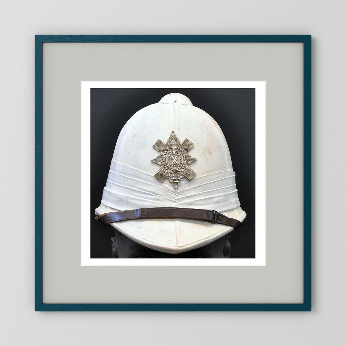 Sun Helmet, Foreign Service Helmet, Black Watch Royal Highlanders — painting presentation mockup